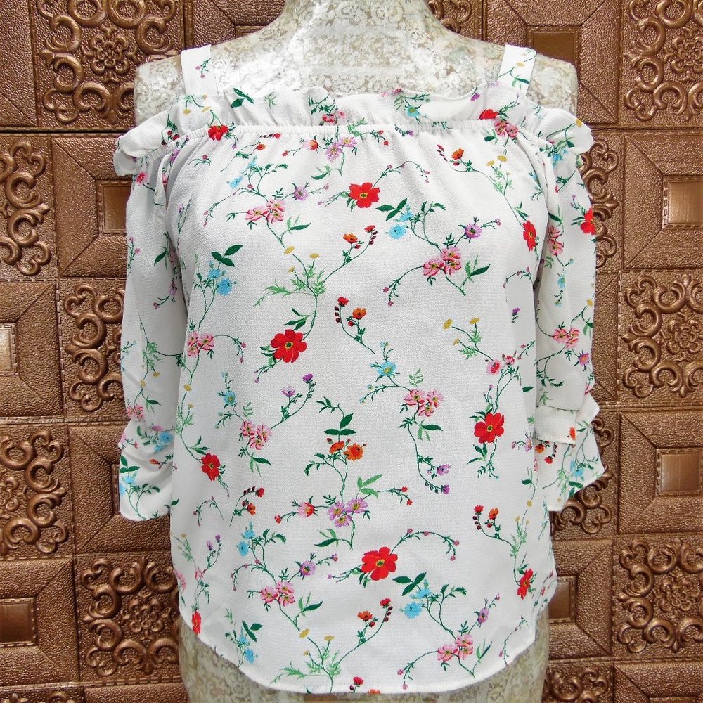 Twine & String Cold Shoulder Floral Top